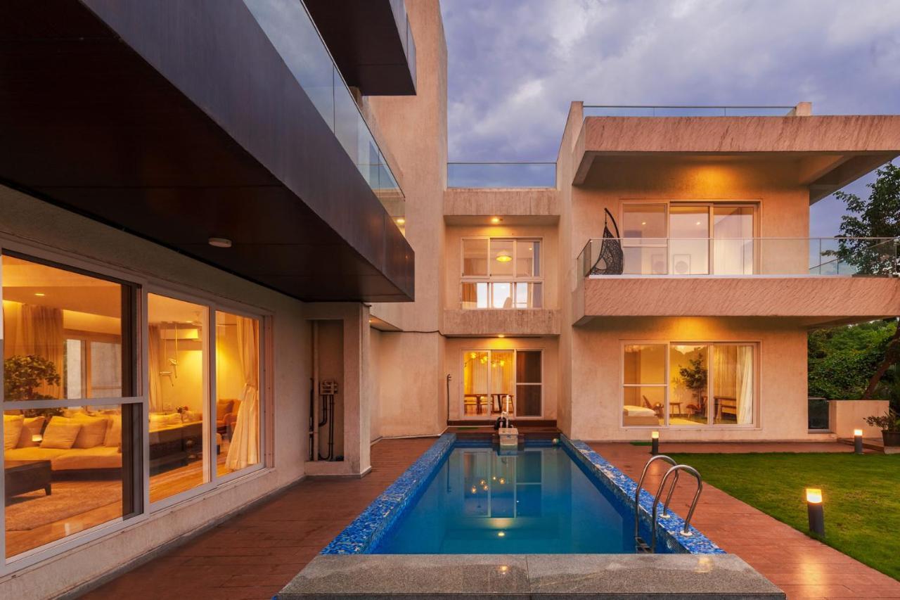 Villa Azul By Stayvista, Offering A Snooker Table, Terrace, Swimming Pool & A Spacious Lawn With A Charming Gazebo For A Perfect Getaway ロナバラ エクステリア 写真
