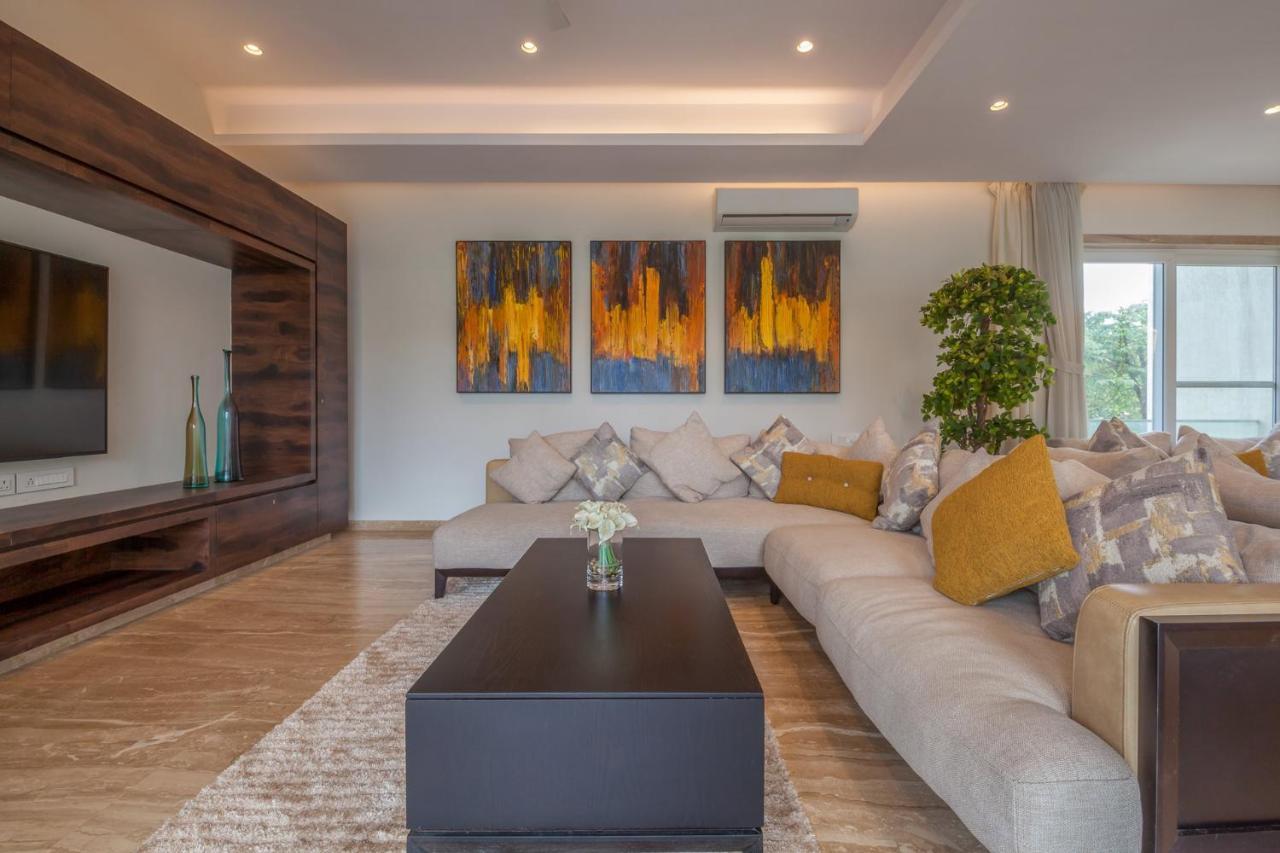 Villa Azul By Stayvista, Offering A Snooker Table, Terrace, Swimming Pool & A Spacious Lawn With A Charming Gazebo For A Perfect Getaway ロナバラ エクステリア 写真