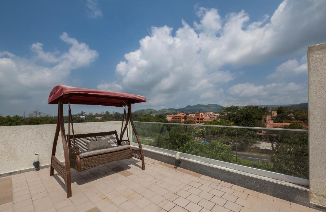 Villa Azul By Stayvista, Offering A Snooker Table, Terrace, Swimming Pool & A Spacious Lawn With A Charming Gazebo For A Perfect Getaway ロナバラ エクステリア 写真